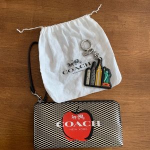 Coach Big Apple Wallet & NYC Skyline Keychain
